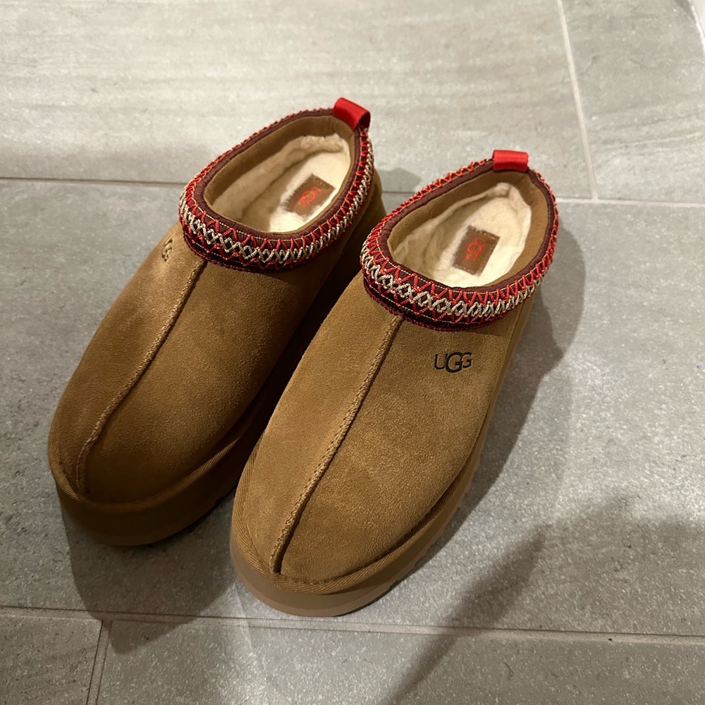 Tazz platform Ugg slippers